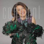 23-03-2004 Schudden tot het sneeuwt, Ottolien Boeschoten alias Juffrouw Bubbels  at studio in Amsterdam.

[keywords]Posed, Half Length, Eyecontact, Smiling[/keywords]